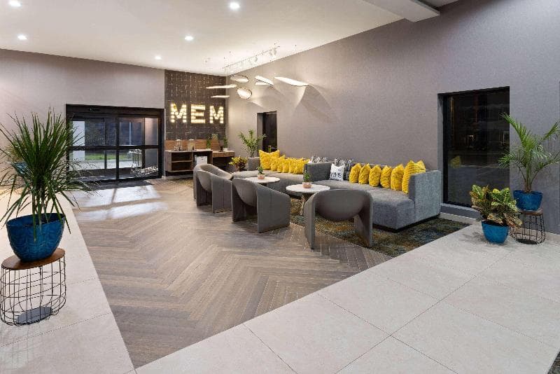 La Quinta Inn & Suites by Wyndham Memphis I-240 5