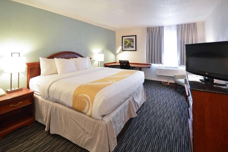 Quality Inn Alexis Rd 5