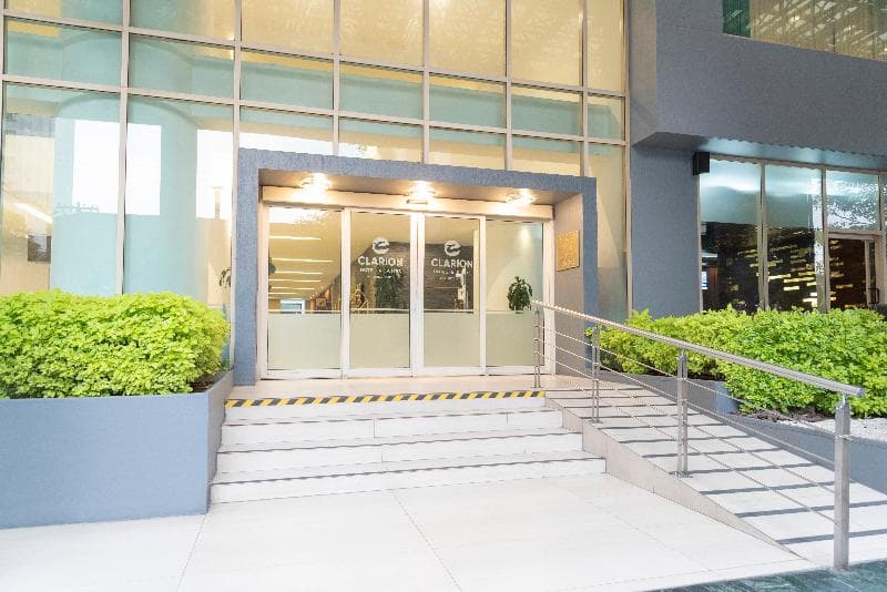 Clarion Suites 5