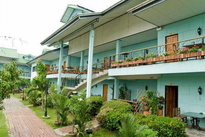 13 Coins Airport Grand Resort main