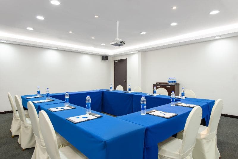 Holiday Inn Express Shanghai Putuo 3