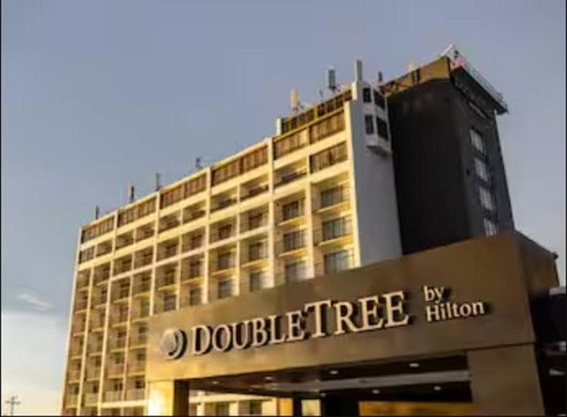 DoubleTree by Hilton Calgary North 1