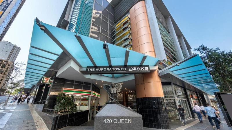 Oaks Brisbane Aurora Suites 5