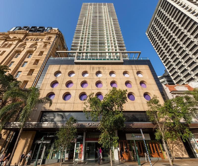 Oaks Brisbane Casino Tower Suites 2