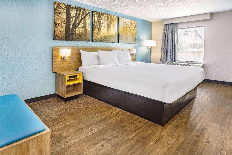 Days Inn by Wyndham Raleigh Glenwood-Crabtree 5