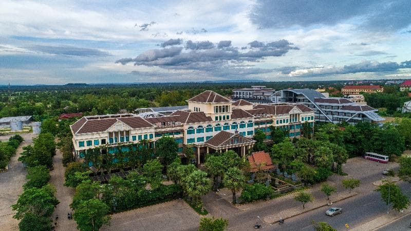 Pacific Hotel & Spa 4