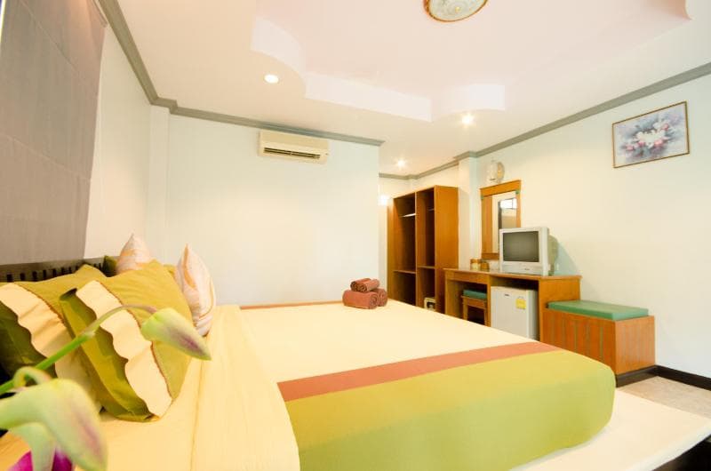 Haad Son Resort main
