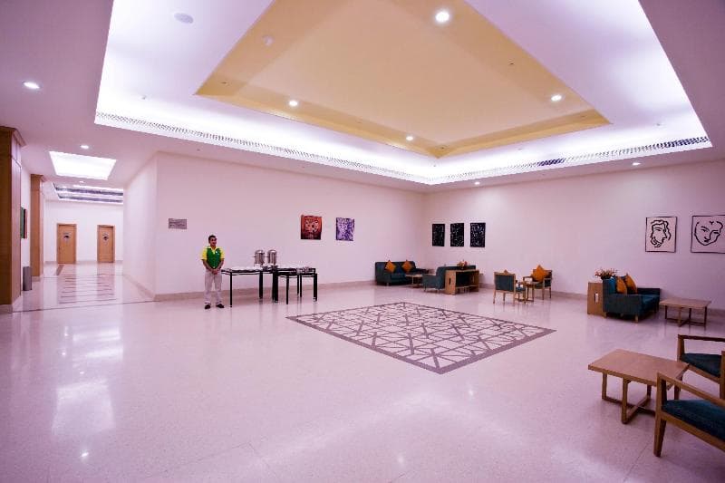Lemon Tree East Delhi Mall Kaushambi 5