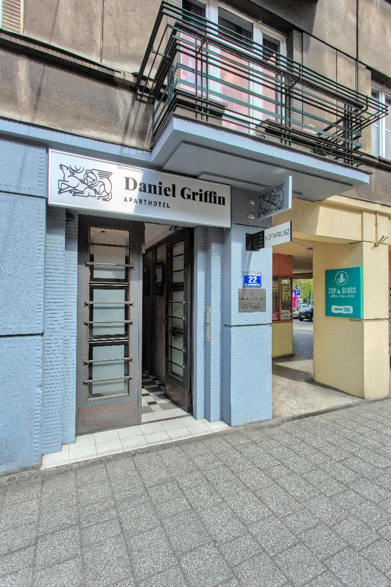 Daniel Griffin Aparthotel 5