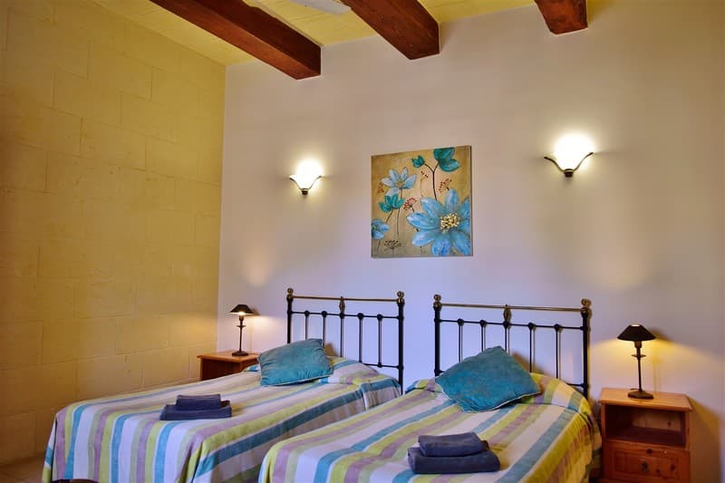 Tal Fanal Complex 4