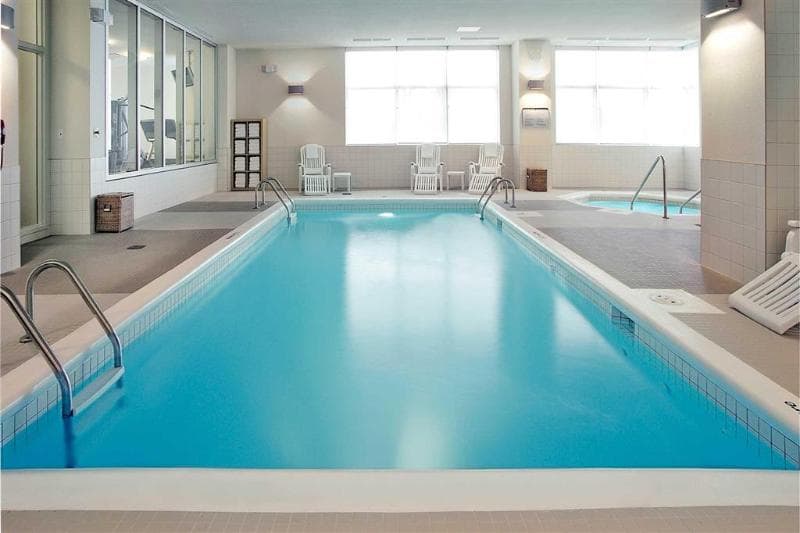 Novotel Montreal Airport 4