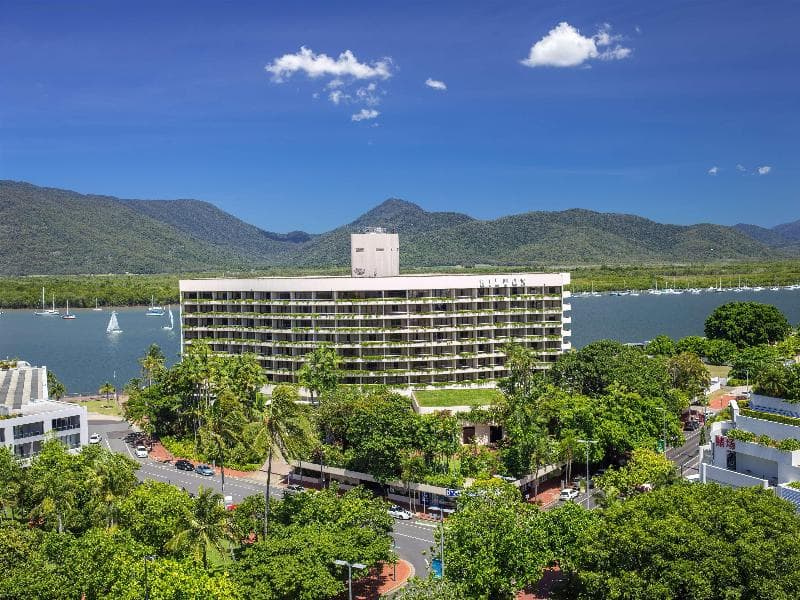 Hilton Cairns photo 1