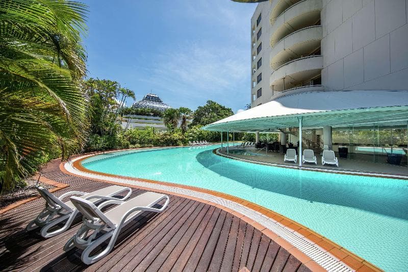 Hilton Cairns 3
