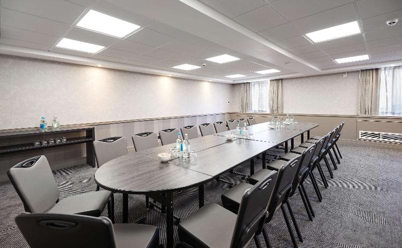 DoubleTree by Hilton Newbury North photo 1