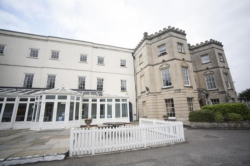 Arnos Manor 3