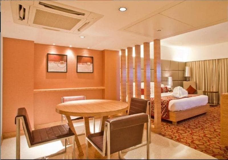 The Pride Plaza Hotel Ahmedabad 3