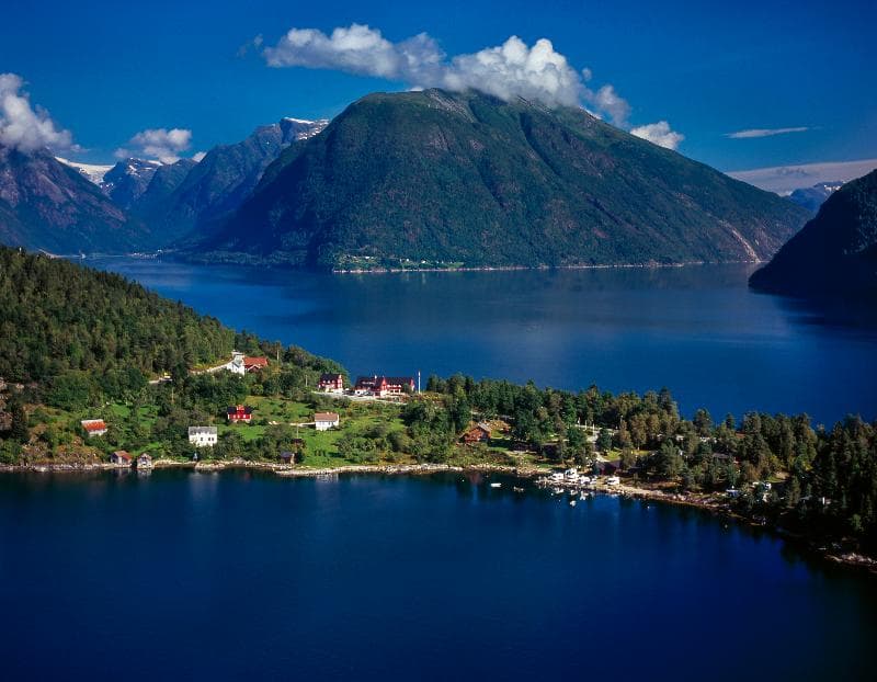Dragsvik Fjordhotell main