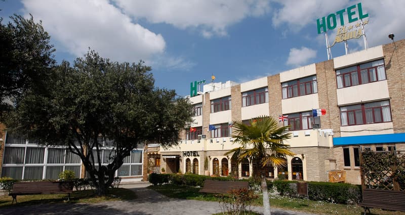 Hotel El Águila photo 1