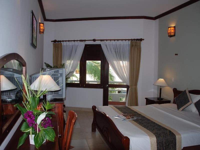 Canary Beach Resort main