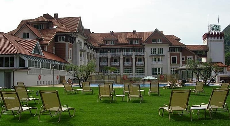 Gran Hotel Balneario de Puente Viesgo 3