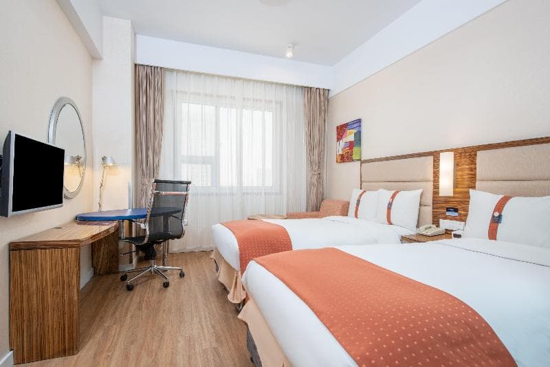 Holiday Inn Express South 3