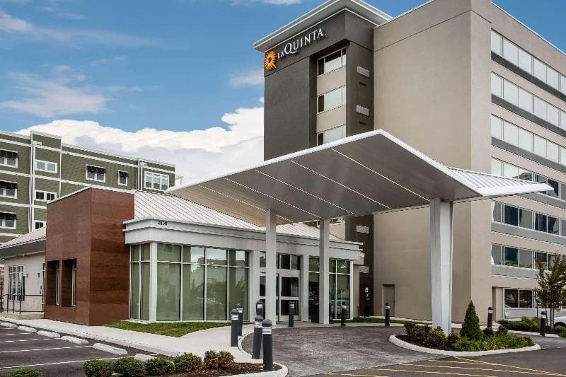 La Quinta Inn & Suites by Wyndham Virginia Beach photo 1