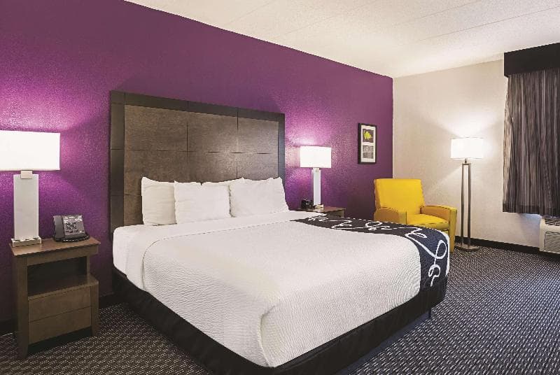 La Quinta Inn & Suites by Wyndham Virginia Beach 5