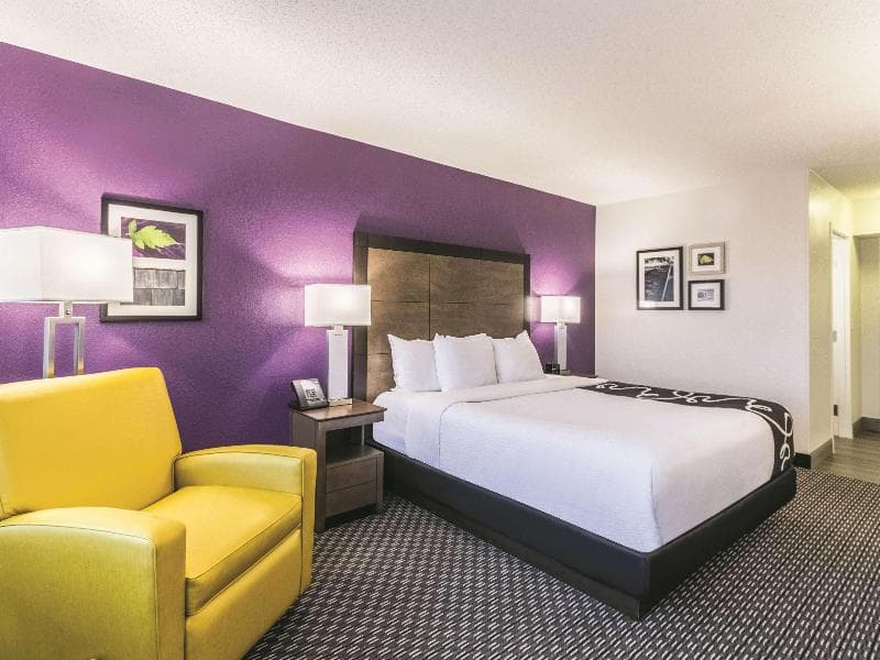 La Quinta Inn & Suites by Wyndham Virginia Beach 4