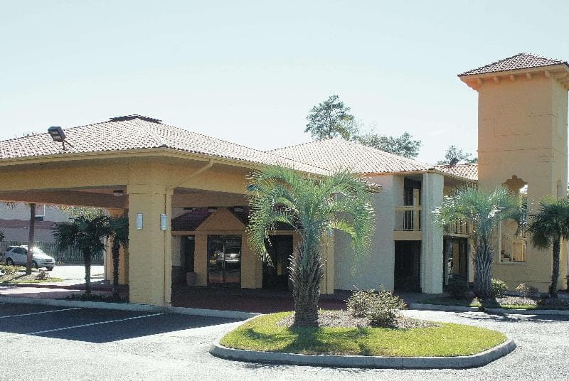 Super 8 by Wyndham Savannah 5