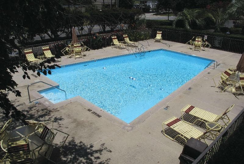 Super 8 by Wyndham Savannah 4