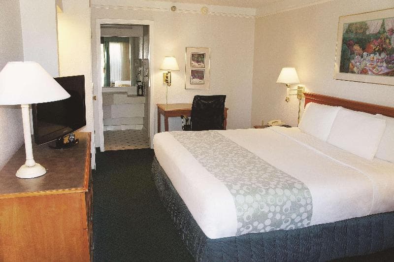 Super 8 by Wyndham Savannah 3