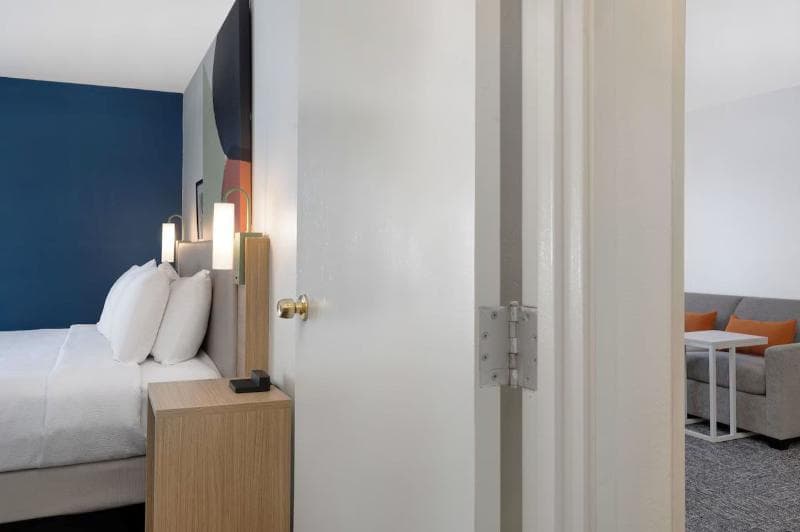 La Quinta Inn & Suites by Wyndham Savannah Southside 4