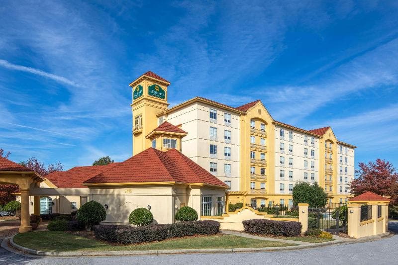 La Quinta Inn & Suites by Wyndham Atlanta Ballpark/Galleria 3