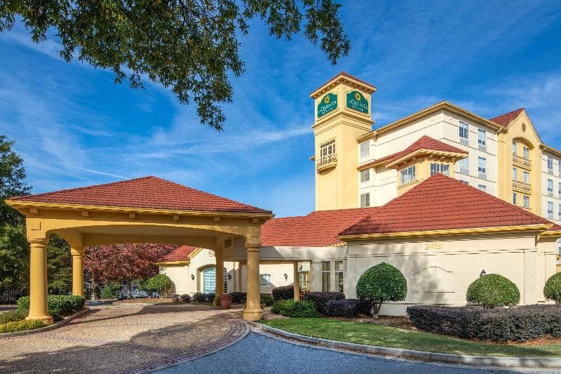 La Quinta Inn & Suites by Wyndham Atlanta Ballpark/Galleria 4