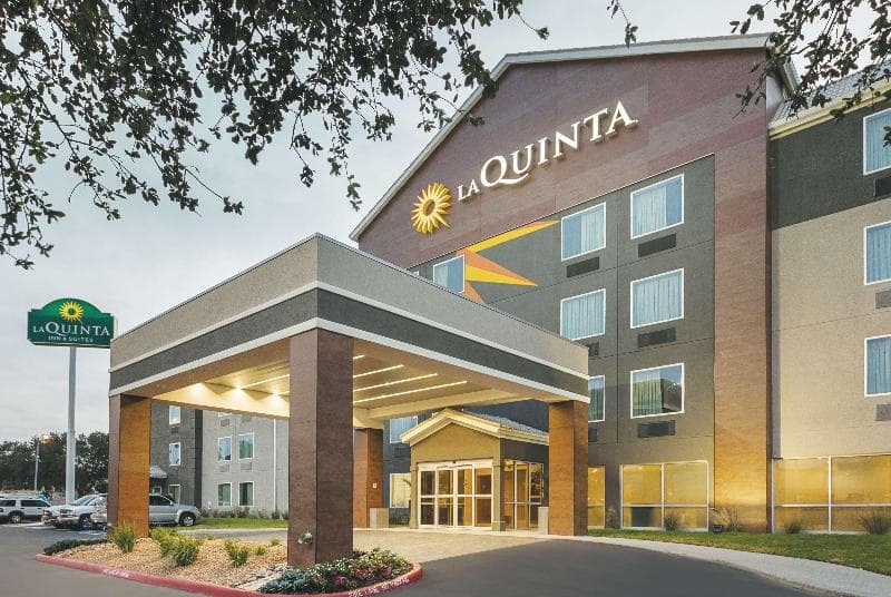 La Quinta Inn & Suites by Wyndham Austin Round Rock 3