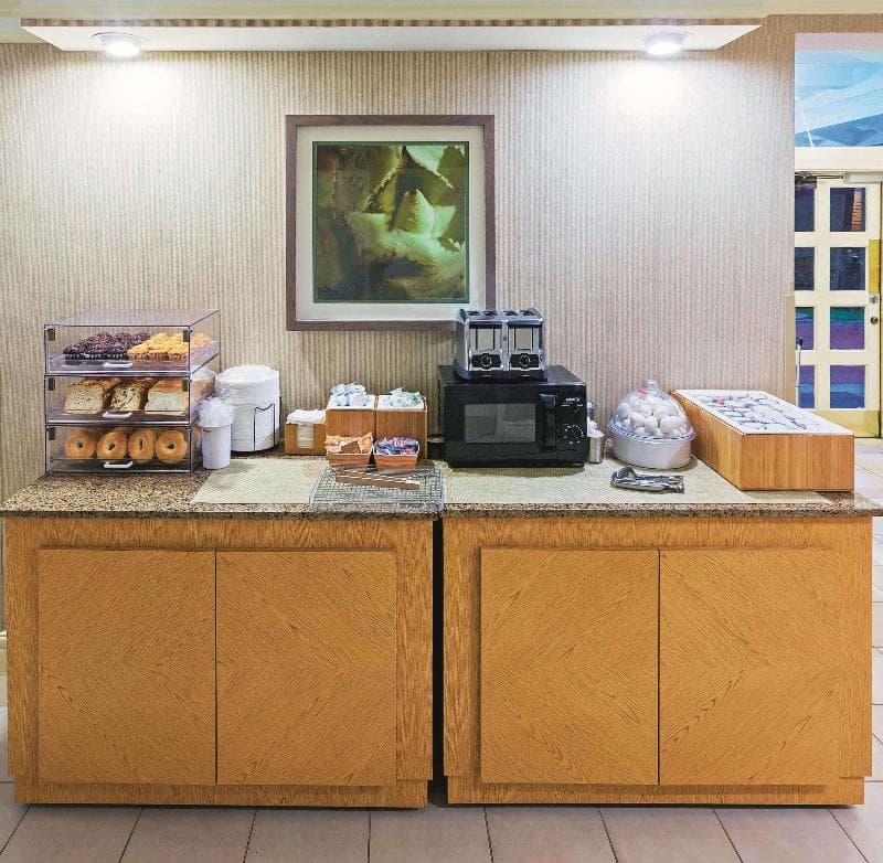 La Quinta Inn by Wyndham Corpus Christi North 5