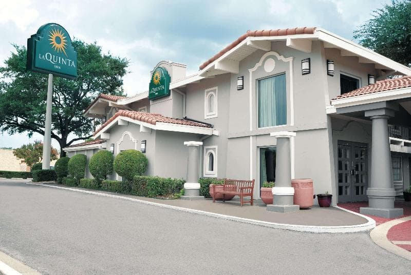 La Quinta Inn by Wyndham Dallas Uptown photo 1