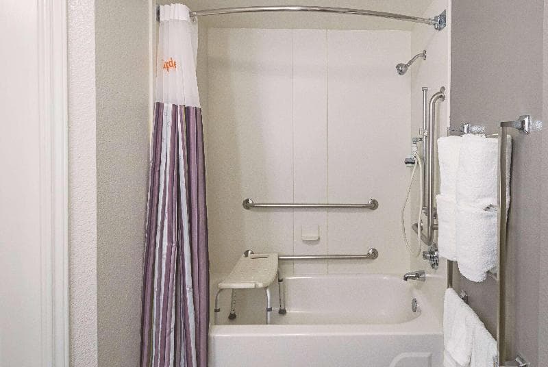 La Quinta Inn & Suites Durham / Chapel Hill photo 1