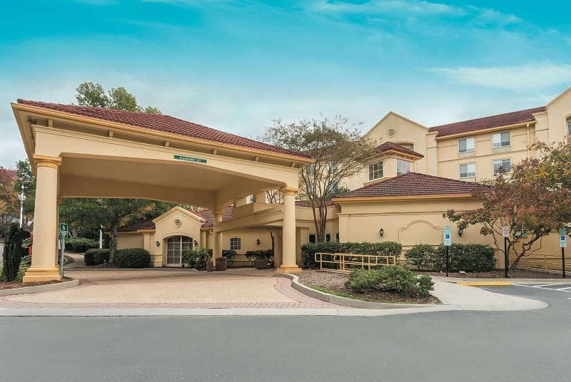 La Quinta Inn & Suites by Wyndham Raleigh/Durham Southpoint photo 1
