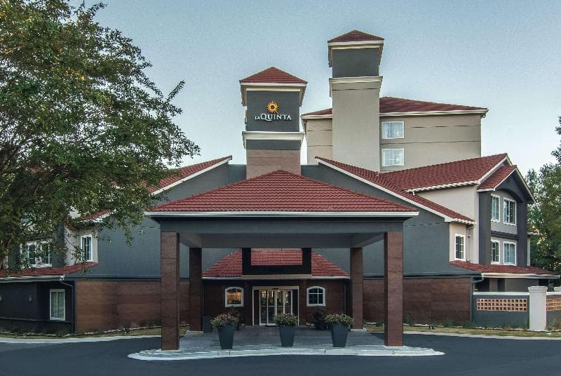 La Quinta Inn & Suites by Wyndham Atlanta Perimeter Medical photo 1