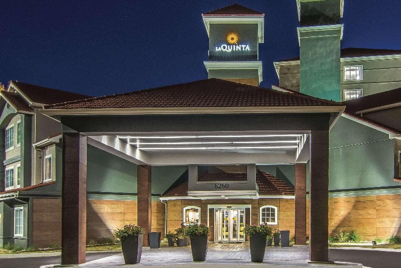 La Quinta Inn & Suites by Wyndham Atlanta Perimeter Medical 3