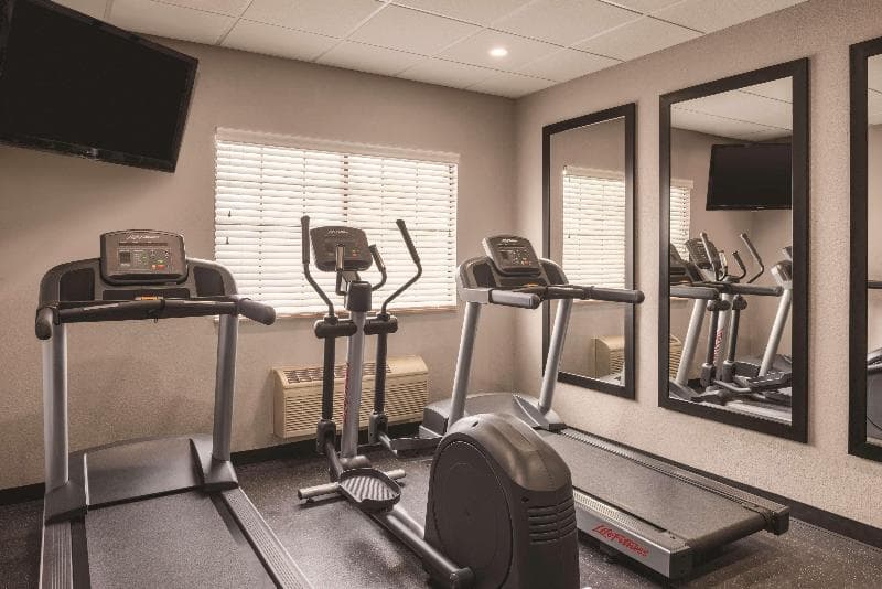Country Inn & Suites by Radisson, Hoffman Estates, IL 3