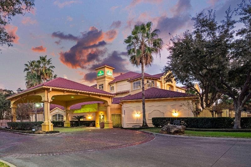 Quinta Inn & Suites by Wyndham Houston West Park 10 5