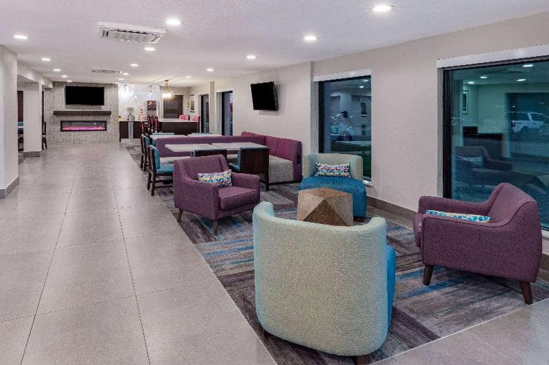 La Quinta Inn & Suites by Wyndham Houston Southwest 5