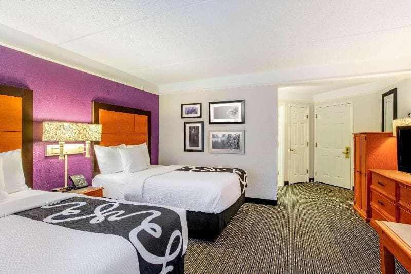 La Quinta Inn & Suites by Wyndham Raleigh Durham Airport 4
