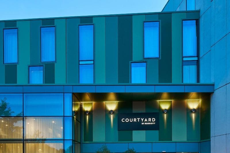 Courtyard London Gatwick Airport 4
