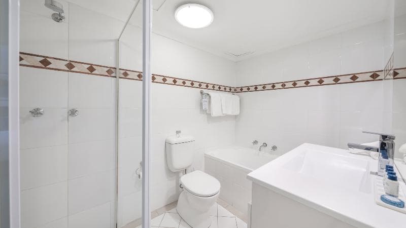 Oaks Sydney Castlereagh Suites 4