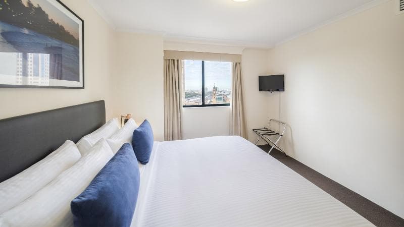 Oaks Sydney Castlereagh Suites 5