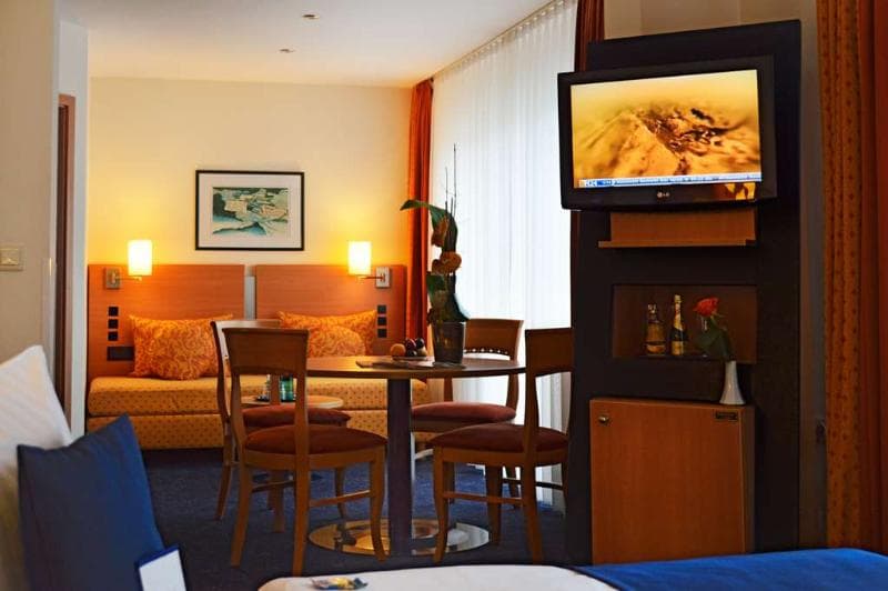Favored Hotel Plaza Frankfurt 5