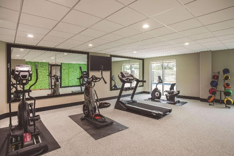 La Quinta Inn & Suites by Wyndham Clearwater South photo 1